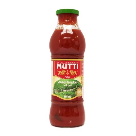 Mutti Tomato Passata with Basil